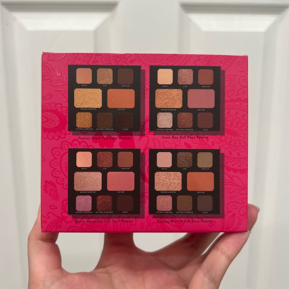 Laura Geller Party In A Palette Home For The Holidays Set of 4 Palettes